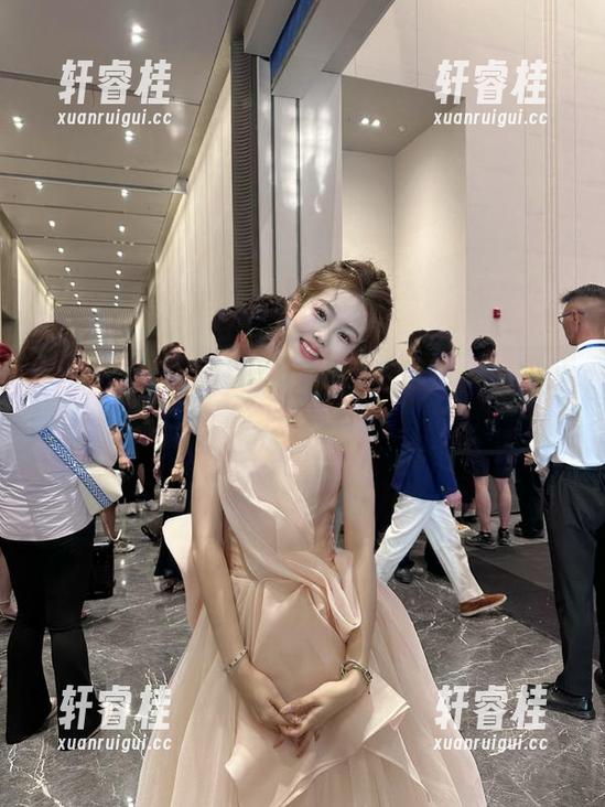 52cg首页带你吃遍瓜田，精彩分享尽在其中