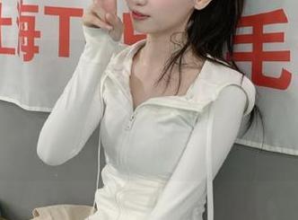 看少女如何疯狂点赞zztt155.ccm观看黑料太阳蘑菇视频的精彩瞬间