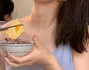 独家网红黑料吃瓜视频，网友热议事件全曝光