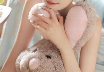 想知道最新网曝黑料吗？快下载黑料不打烊app，轻松获取独家八卦信息