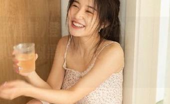 登录万篇长征黑料正能量，感受那些看似黑暗却满是正能量的娱乐盛事！