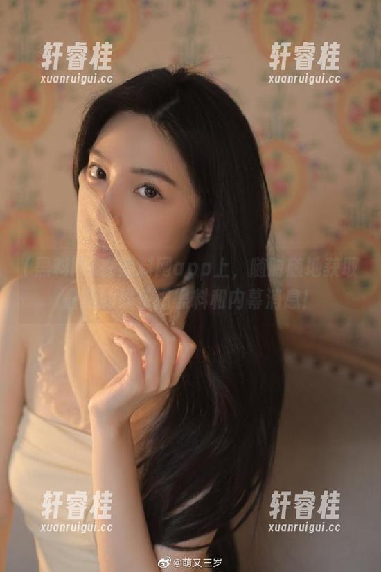 在黑料网app上，随时随地获取最新的娱乐圈黑料和内幕消息！